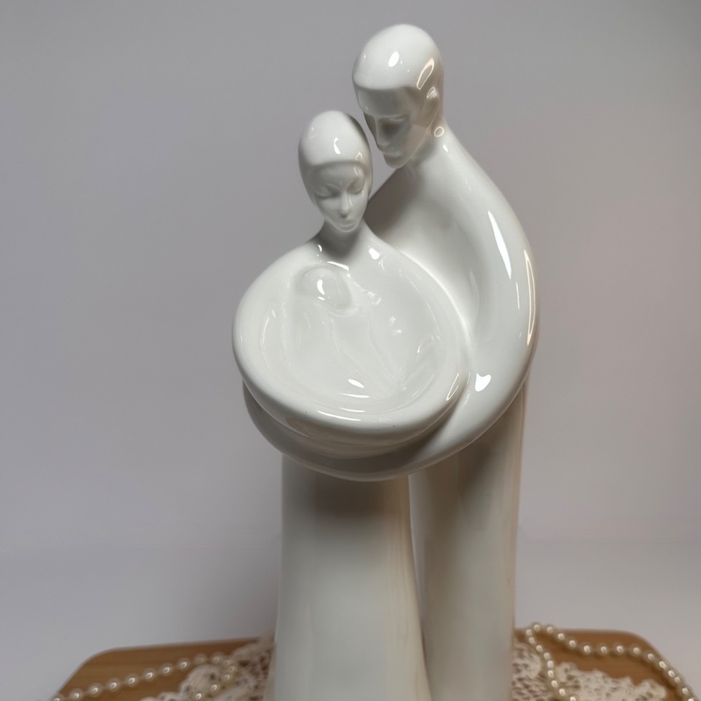 Royal Doulton “Family” Figurine HN 2720 | LARGE | 1977 | Boxed